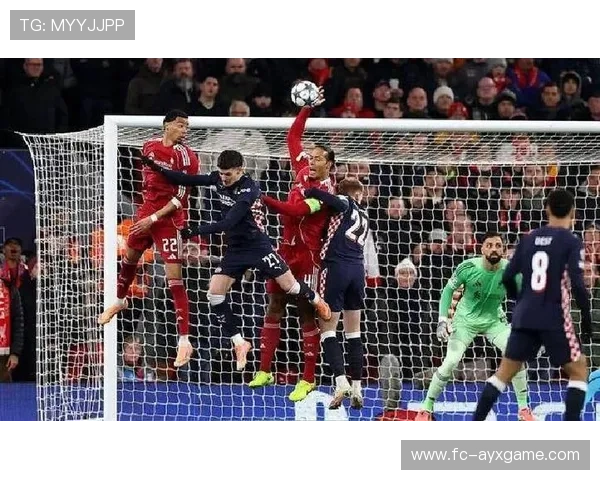 利物浦夜训：门将出球速度与中场接应的默契被不断测试