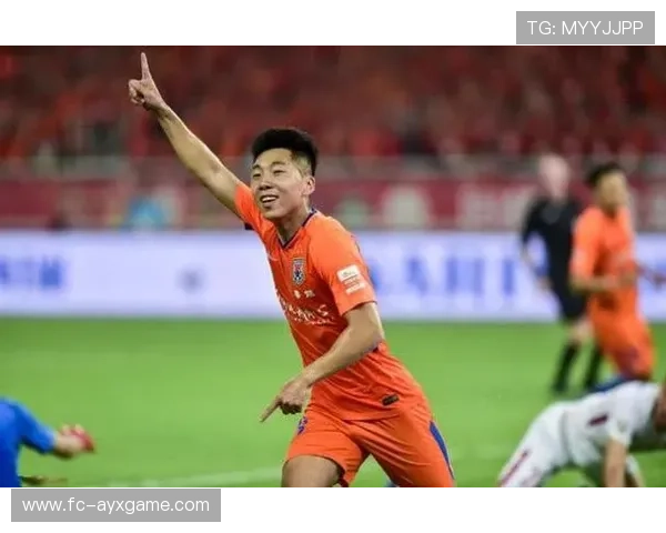 传中球前点抢占高度形成厚度：打造边路进攻的关键厚度