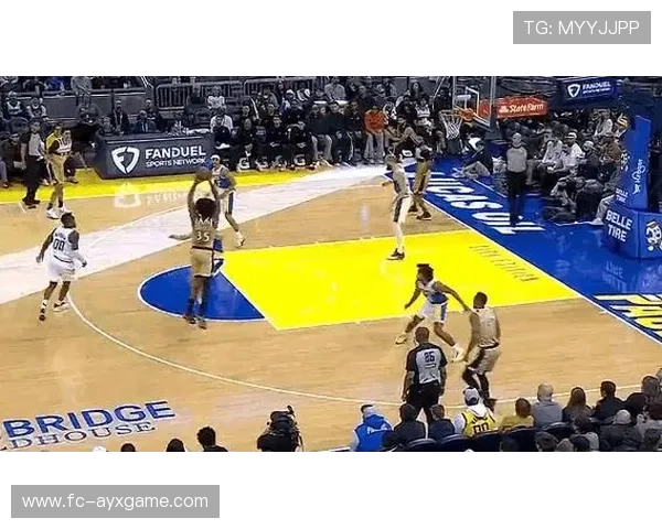 塔图姆欧洲步突破，轻盈上篮得手——探秘篮球场上的灵动之美